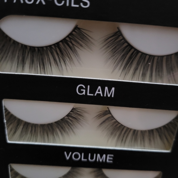 Eye Lashes - Picture 3 of 3